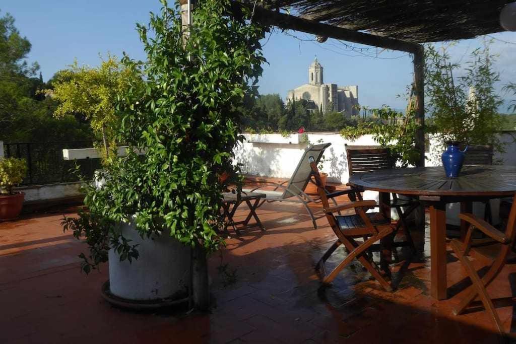Apartamento con increíbles vistas y terraza en la azotea Girona Exterior foto