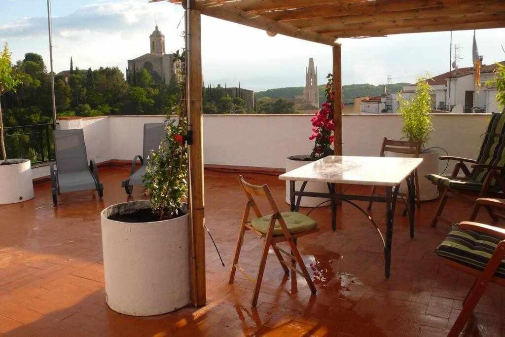 Apartamento con increíbles vistas y terraza en la azotea Girona Exterior foto