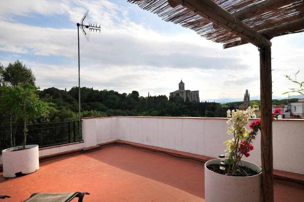 Apartamento con increíbles vistas y terraza en la azotea Girona Exterior foto